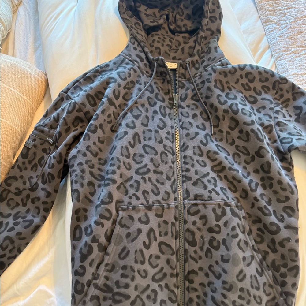 Women's Gray Leopard Print Zip Hoodie - Casual Zip-Up Sweatshirt
